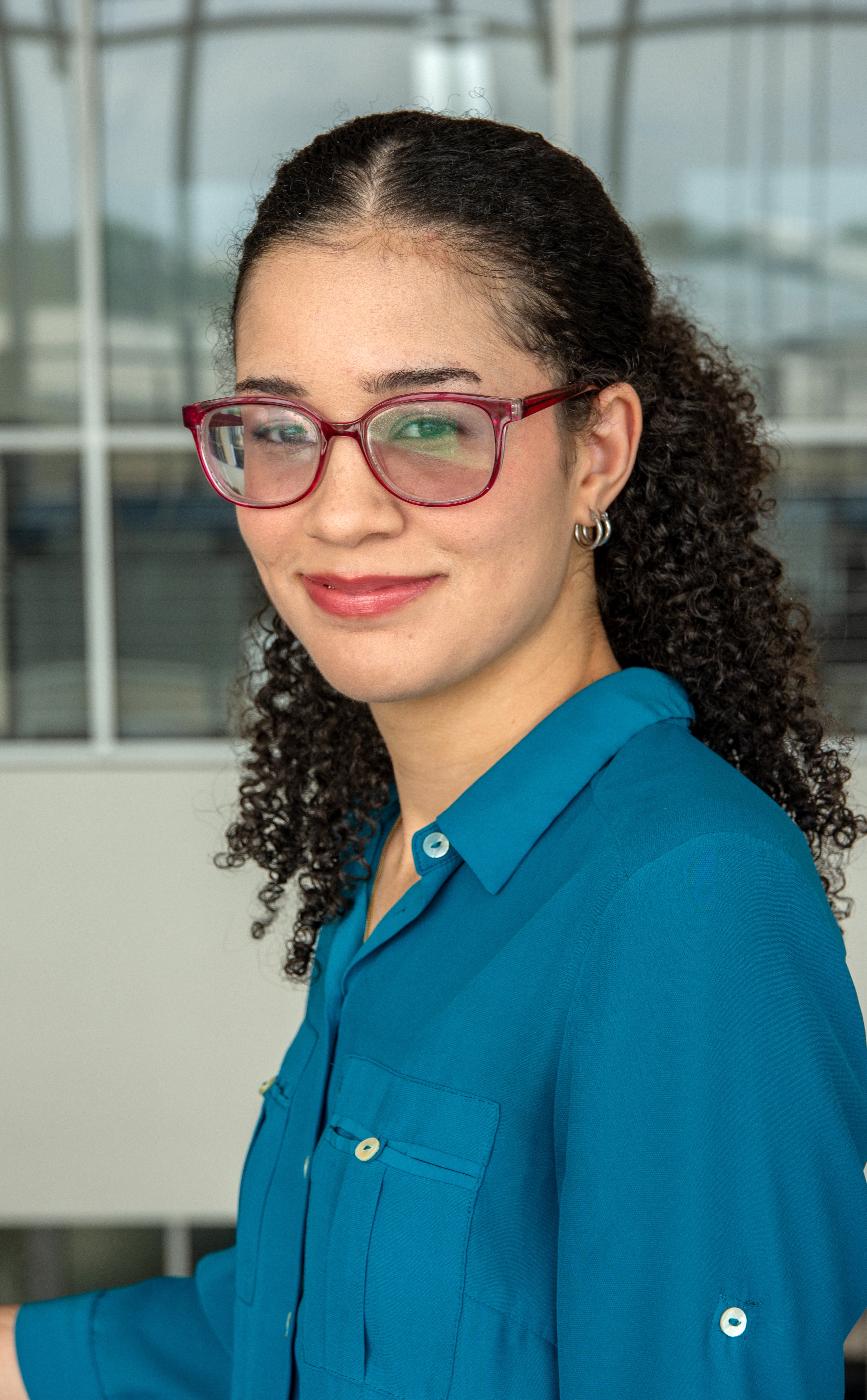 Yerliza Headshot